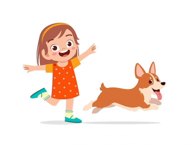 Menino feliz e fofo menina brincando com cachorro de estimação