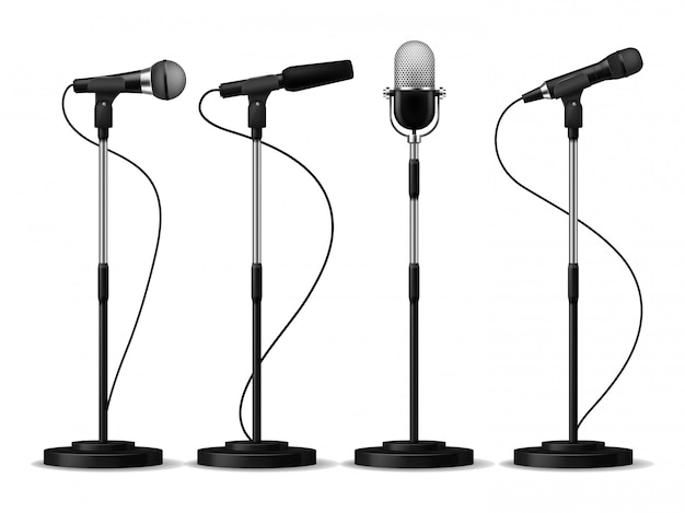 Microfones em suportes. Microfones de palco, microfone de estúdio para cantar com contadores. Conjunto de equipamento de áudio de concerto