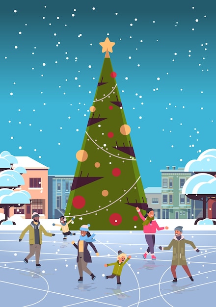 Misture raça pessoas na pista de patinação no gelo ao ar livre feliz natal ano novo conceito de férias de inverno rua da cidade moderna com árvore de abeto decorada paisagem urbana ilustração vetorial plana vertical de comprimento total