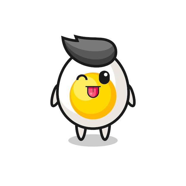 Personagem de ovo cozido fofa com expressão doce enquanto mostra a língua, design de estilo fofo para camiseta, adesivo, elemento de logotipo