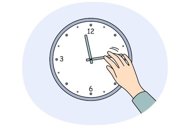 Pessoa mudando a hora no relógio