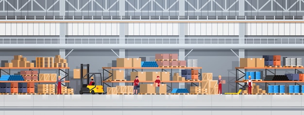 Povos Que Trabalham Na Caixa De Levantamento Do Armazém Com Empilhadeira. Logistic Delivery Service Concept Ilustração horizontal