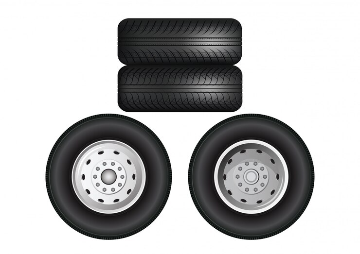 Rodas de caminhão empilhadas.