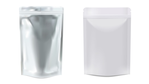 Vetor sacos de plástico e folha brancos vazios selados verticais, 3 d realista. embalagem de comida em branco realista