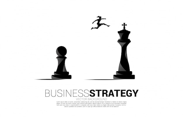 Silhueta de empresária pulando na peça de xadrez do peão ao rei. conceito de objetivo, missão e estratégia de negócios