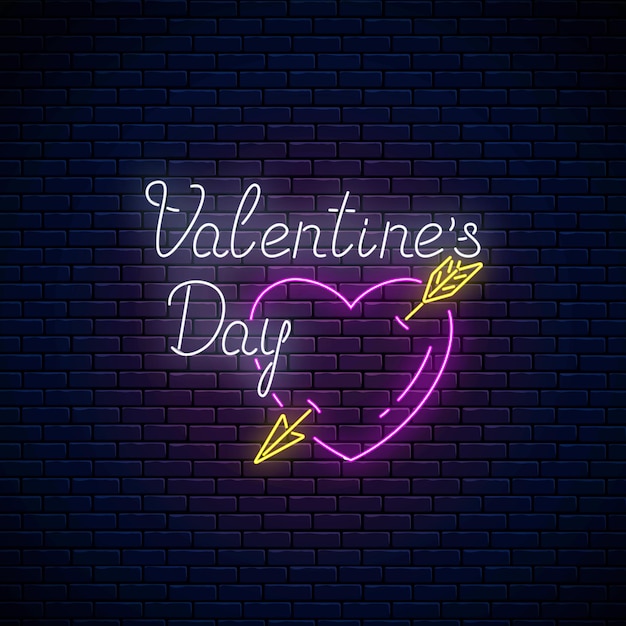 Sinal de néon brilhante do dia dos namorados com forma de coração com seta no fundo da parede de tijolo escuro. Ilustração em vetor de cartão de dia dos namorados em estilo neon.