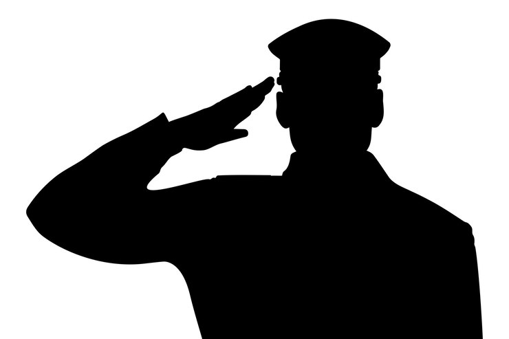 Vetor soldado do exército dando silhueta de saudação ilustração vetorial