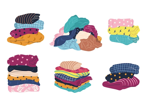 Stack de itens de roupa limpos e sujos Conjunto de roupas coloridas dobradas