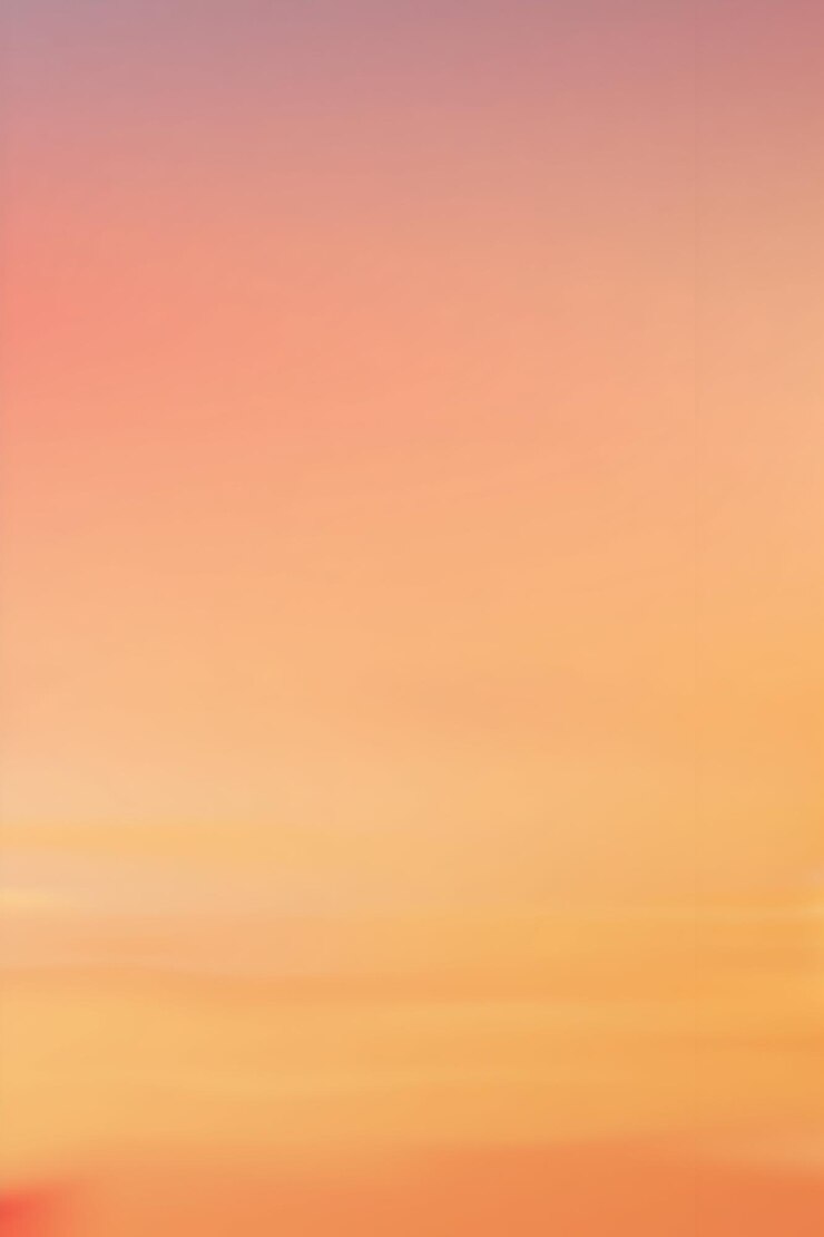 Vetor um belo céu ao pôr-do-sol em tons laranja e rosa