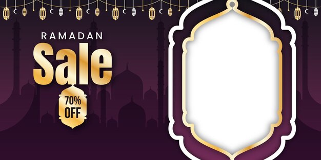 Um cartaz para a venda do Ramadã com uma mesquita ao fundo