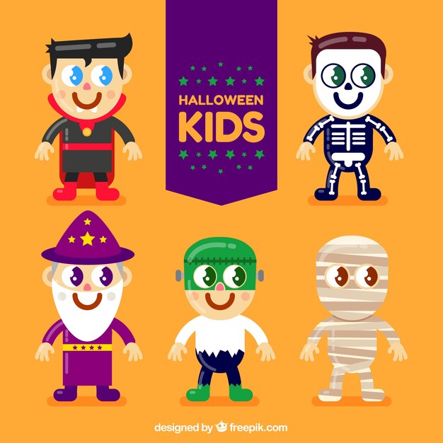 Bambini che indossano costumi da halloween