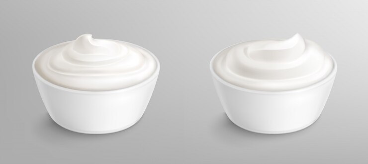 Vettore gratuito ciotola con salsa, panna. maionese o yogurt