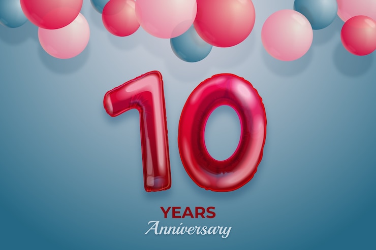 Vettore gratuito decimo anniversario o compleanno realistico