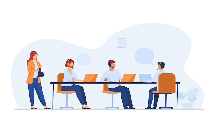 Vettore gratuito i giovani operatori che lavorano nell'illustrazione piana di vettore isolata call center. amministratore del fumetto che tiene appunti e controllo del lavoro in ufficio.
