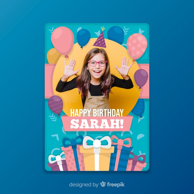 Modello dell'invito di compleanno dei bambini con la foto