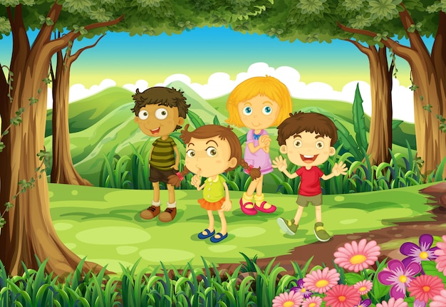 Quattro bambini nella foresta