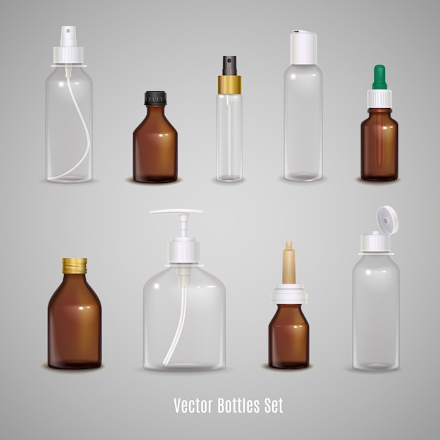 Set di diverse bottiglie vuote trasparenti