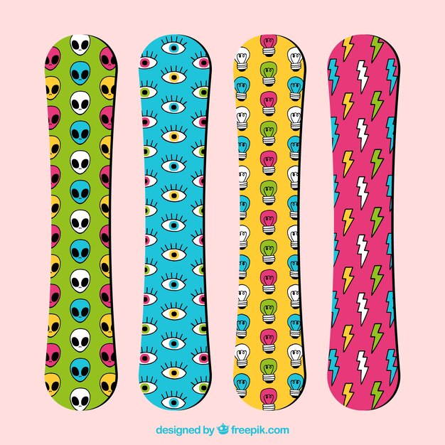 Set di snowboard colorati con disegni