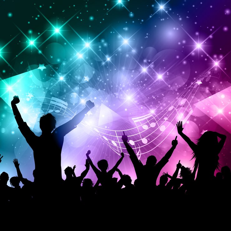 Vettore gratuito silhouette di una folla di partito su un abstract con note musicali