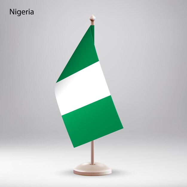 Bandiera della Nigeria appesa su un supporto per bandiere