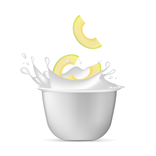 Bicchiere di plastica bianco per yogurt. spruzzo di yogurt e fette di avocado. Isolato su uno sfondo bianco. illustrazione.