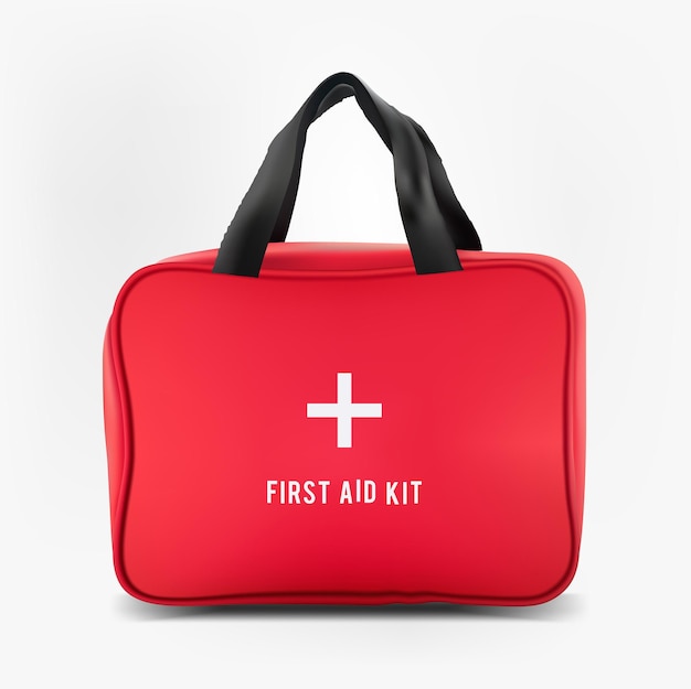 Borsa rossa realistica del pronto soccorso su fondo bianco isolato