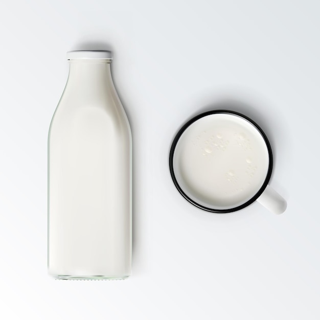 Bottiglia di latte e tazza realistiche isolate su bianco