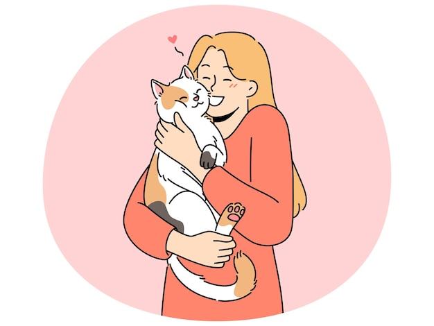 Donna felice abbraccia un gatto carino