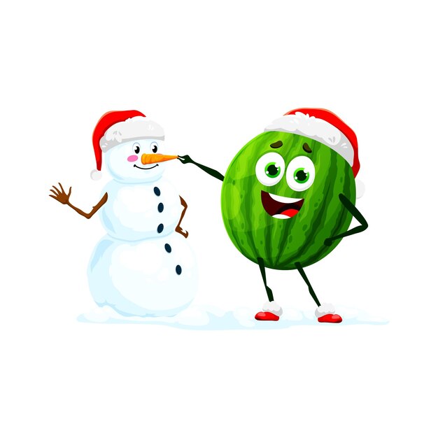 Personaggio di cocomero natalizio con carino uomo di neve Vettore personaggio divertente di frutta di cocomero che fa scultura di neve con il cappello rosso di Babbo Natale e il naso di carota Emoticon di frutta natalizia