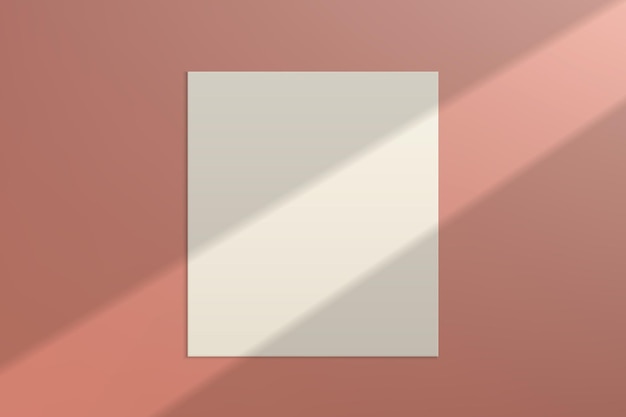Poster bianco minimalista su sfondo caldo con raggi di luce
