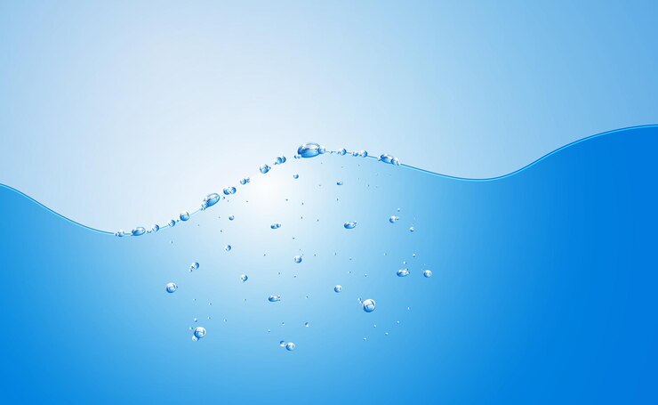 Vettore primo piano schizzi d'acqua blu con bolle su sfondo azzurro illustrazione vettoriale