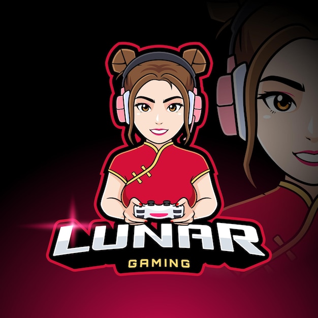 Ragazza del giocatore orientale sveglia in vestito rosso cinese tradizionale che gioca il logo della mascotte dei videogiochi