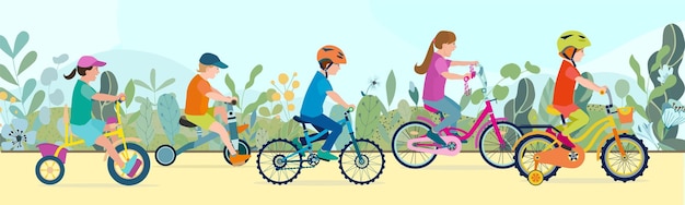 Set di bambini felici piatti in bicicletta su una strada del parco con fiori e foglie Bambini in sella a biciclette colorate sport all'aria aperta nel paesaggio naturale estivo per sentiero attraverso il verde Illustrazione vettoriale