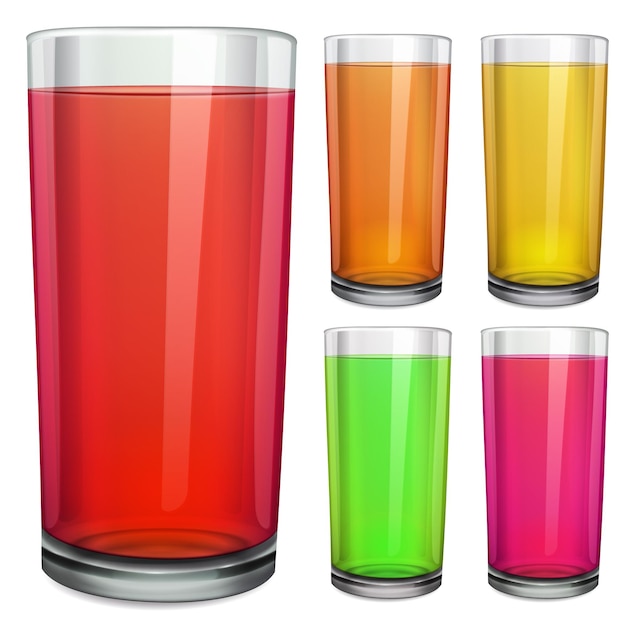 Set di bicchieri con succo colorato su sfondo bianco