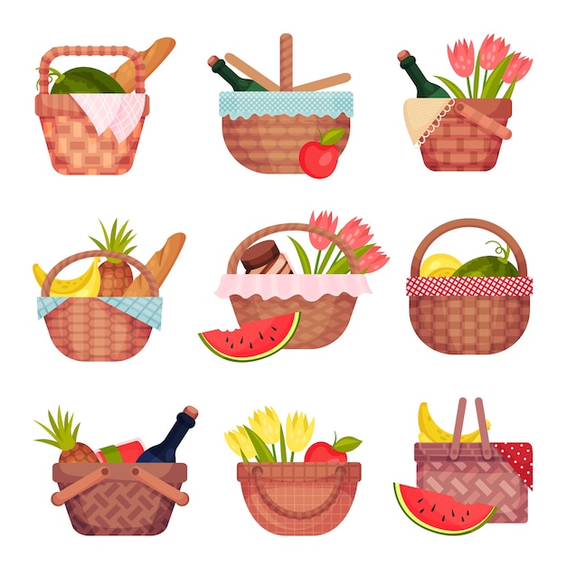 Set di cestini da picnic in vimini aperti con bottiglie