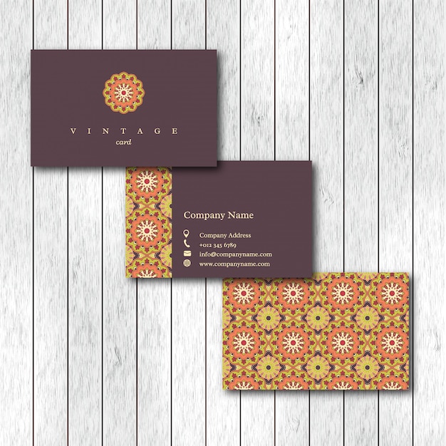 Set di due carte di mandala floreale ornamentale.