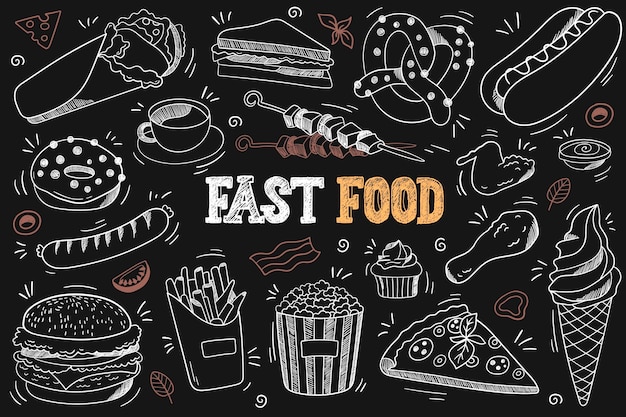 Set di scarabocchi di fast food sulla lavagna Ciambelle di hamburger cosce di pollo gelato pizza ecc