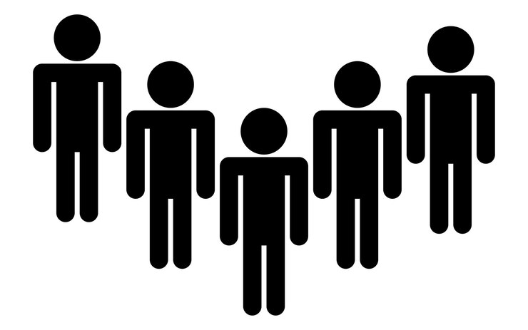 un'immagine in bianco e nero di una persona con un uomo in piedi accanto ad essa