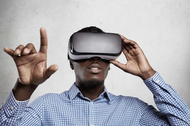 3D-technologie, virtual reality en entertainmentconcept.