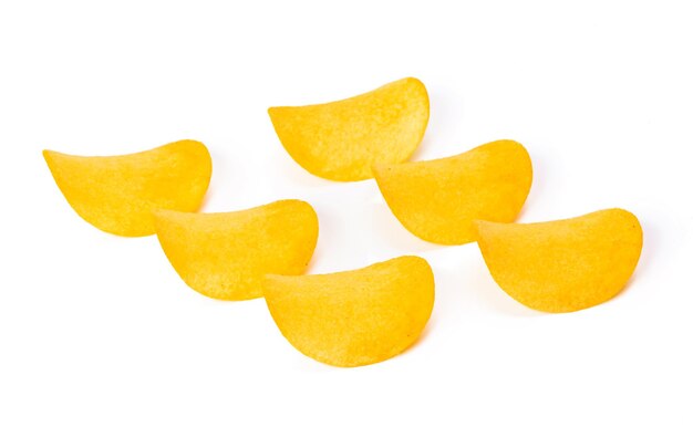 Aardappelchips geïsoleerd op witte achtergrond