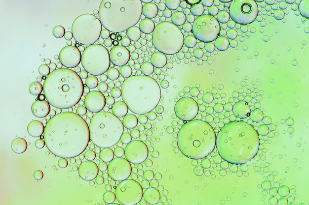 Abstract mozaïek met groene bubbels