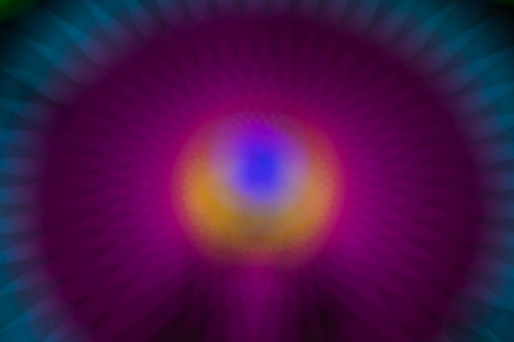 Gratis Foto abstracte gradiënt wazig paarse beweging neonlichten van een wonder wiel