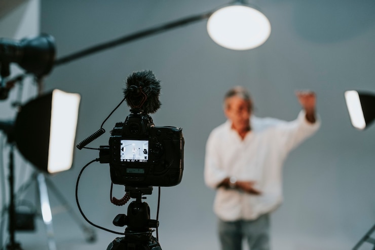 Gratis Foto acteur voor de camera tijdens een auditie