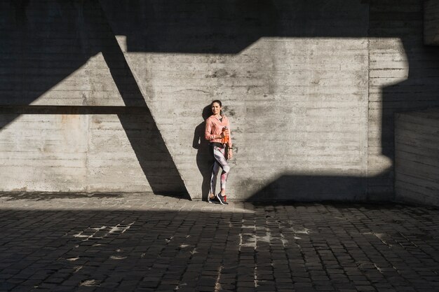 Afstandsschot vrouw klaar voor training