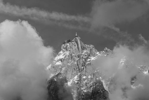 Aiguille du Midi, Mont Blanc-massief met wolken