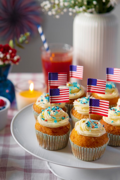 Amerikaanse viering van de dag van de arbeid met cupcakes