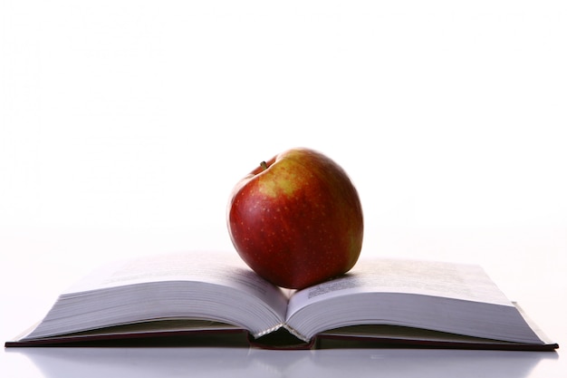 Gratis foto apple en boek - onderwijs symbool