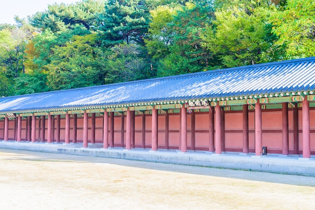 Architectuur in changdeokgung-paleis in de stad van seoel in korea