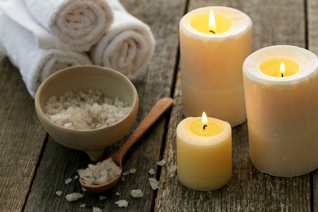 Gratis foto aromatherapie behandeling met kaarsen