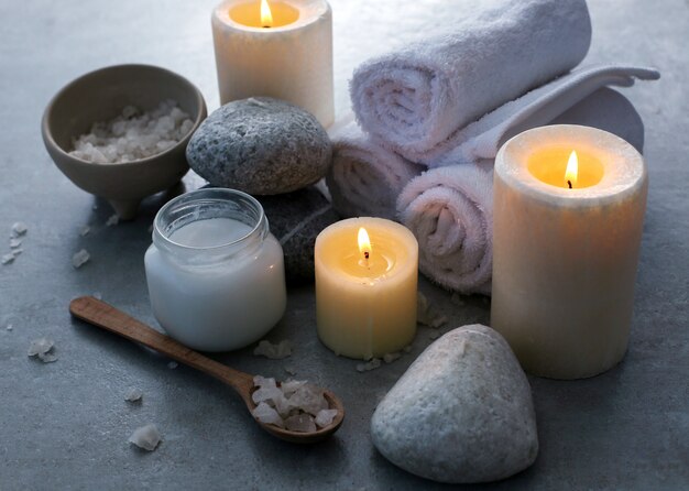 Aromatherapie behandeling met kaarsen